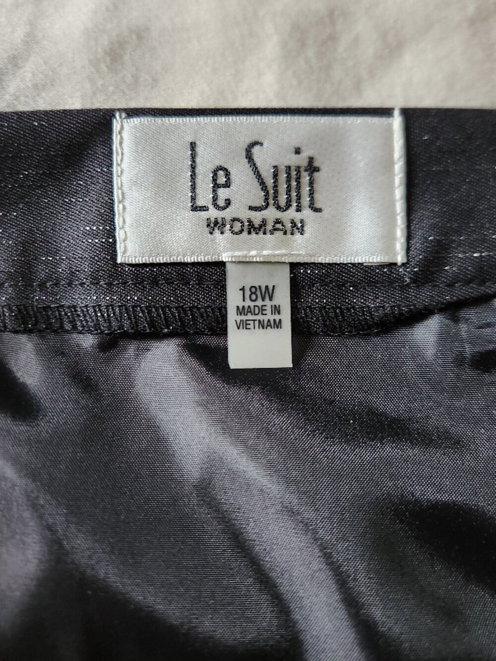 Le Suit Two Piece Formal Suit Black Silver Thread Accent Long Skirt Size 18W - Picture 11 of 11